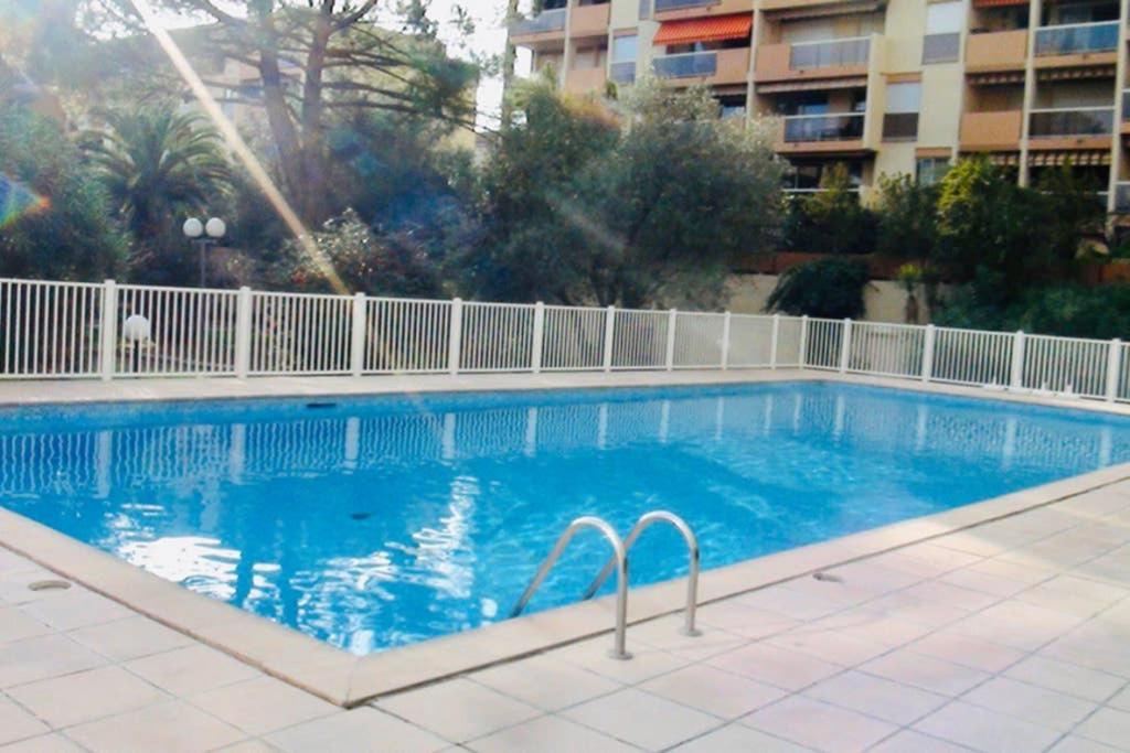 Studio Centre De Hyeres Pour 4 Personnes Piscine Et Tennis Exteriör bild